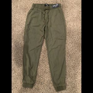 Hollister High Rise Jogger Khaki pants